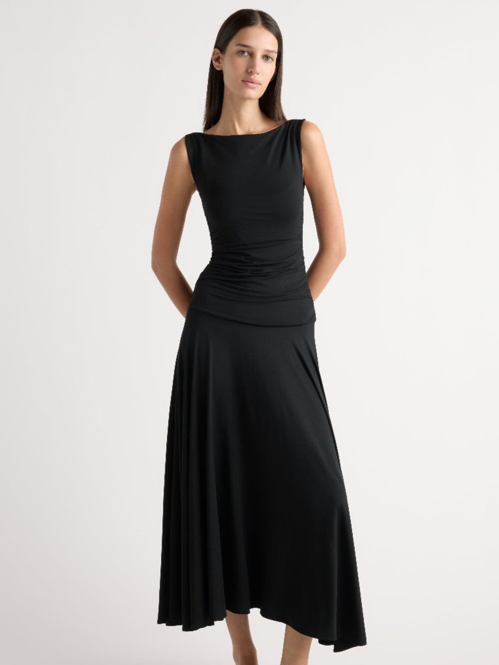 Modern Citizen Tamsin Ruched Drop-Waist Maxi Dress Size MBlack / M - Picture 2 of 3